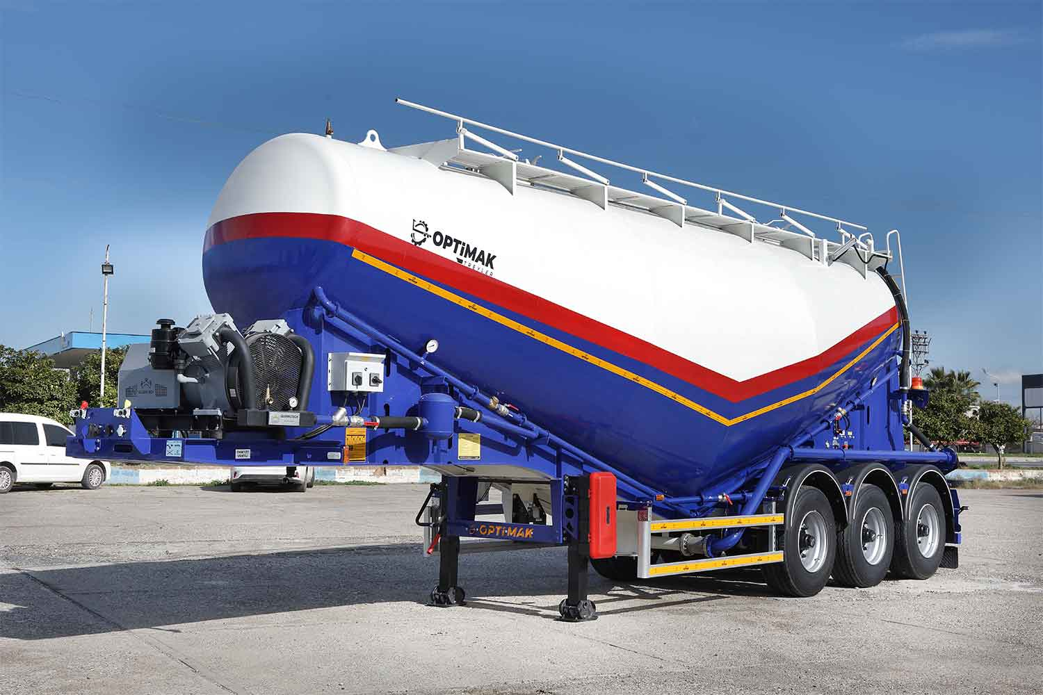 What Is a Silo Trailer? The Right Solution for Powder and Granular Cargo