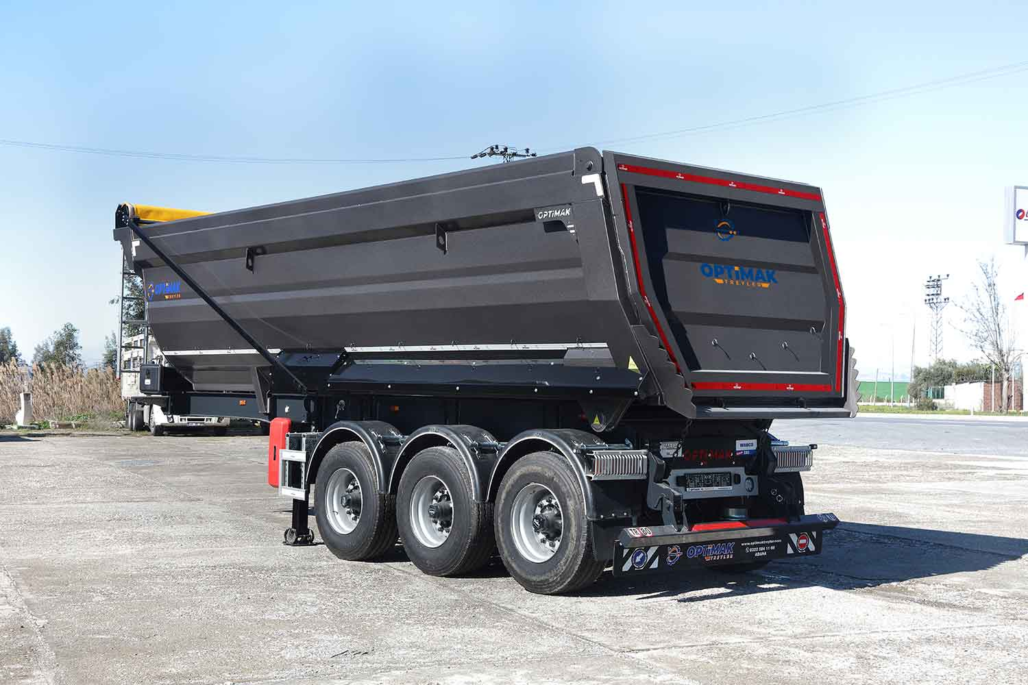 Trailer Durability and Discharge Performance in Mining Operations
